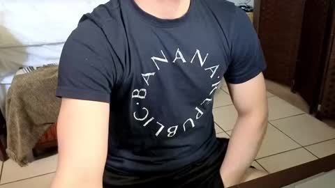 Snapshot of nobudget06 chatting on February 24, 2025, 4:58 pm nobudget06 online show from February 24, 2025, 4:58 pm