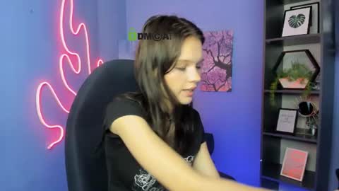 Noelle online show from July 24, 2026, 1:42 pm