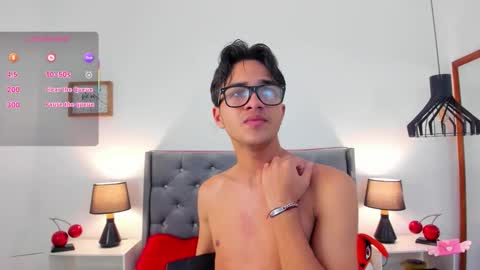 noha_natan online show from November 15, 2025, 12:02 pm