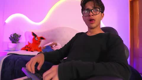 noha_natan online show from November 22, 2025, 1:10 pm