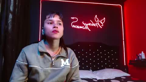 Snapshot of noha_thomson chatting on December 17, 2025, 7:20 pm Noha Thomson online show from December 17, 2025, 7:20 pm