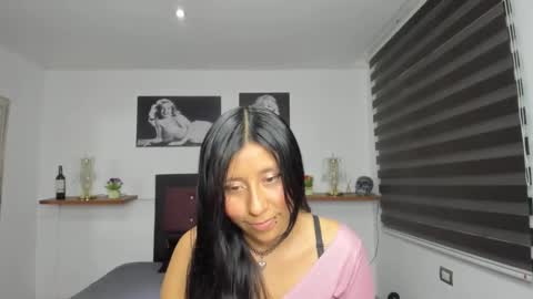 Snapshot of nohemi_louse chatting on February 8, 2025, 7:38 pm Nohemi online show from February 8, 2025, 7:38 pm