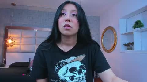 Snapshot of nohemi_louse chatting on April 19, 2026, 7:05 pm Nohemi online show from April 19, 2026, 7:05 pm