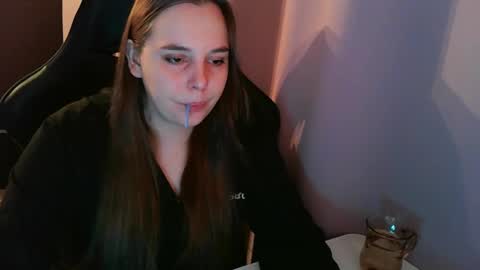 noir_ember_ online show from October 25, 2025, 12:13 pm