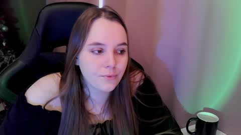 noir_ember_ online show from February 2, 2026, 7:51 am