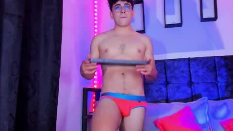 Nolan  online show from November 7, 2025, 2:33 am