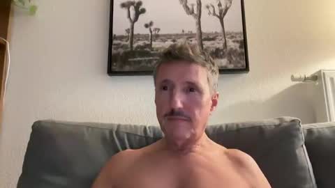 Snapshot of nolo34 chatting on December 2, 2025, 3:18 pm nolo34 online show from December 2, 2025, 3:18 pm