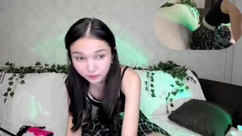 Snapshot of nomibean chatting on February 26, 2025, 5:28 pm nomi online show from February 26, 2025, 5:28 pm