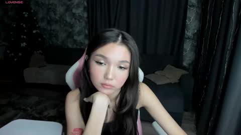 Snapshot of nomibean chatting on December 17, 2025, 5:52 pm nomi online show from December 17, 2025, 5:52 pm