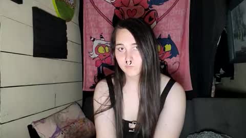 Snapshot of nonbinarybeauty20 chatting on May 13, 2026, 7:17 am nonbinarybeauty20 online show from May 13, 2026, 7:17 am