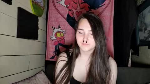 Snapshot of nonbinarybeauty20 chatting on May 20, 2026, 8:42 am nonbinarybeauty20 online show from May 20, 2026, 8:42 am