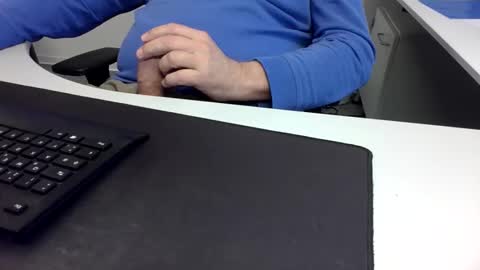 Snapshot of nonsequiture chatting on November 15, 2025, 1:29 pm Ralle online show from November 15, 2025, 1:29 pm