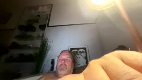 Snapshot of nonsequiture chatting on December 14, 2025, 8:46 pm Ralle online show from December 14, 2025, 8:46 pm