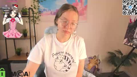 Snapshot of noora_moore chatting on October 30, 2025, 12:45 am NOORA online show from October 30, 2025, 12:45 am