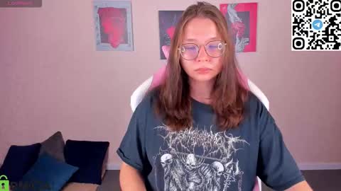 Snapshot of noora_moore chatting on November 12, 2025, 1:06 am NOORA online show from November 12, 2025, 1:06 am