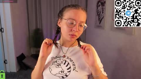 Snapshot of noora_moore chatting on November 25, 2025, 1:16 am NOORA online show from November 25, 2025, 1:16 am