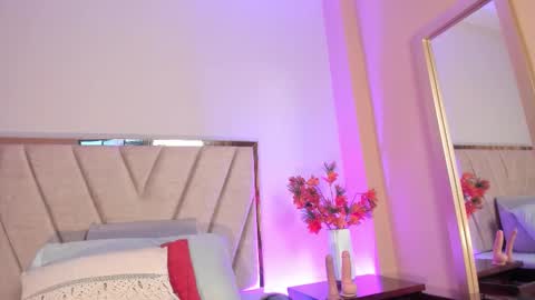 Nora Da Silva online show from October 28, 2025, 1:31 am