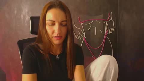 Snapshot of nora_n chatting on October 8, 2025, 9:56 pm Nora online show from October 8, 2025, 9:56 pm