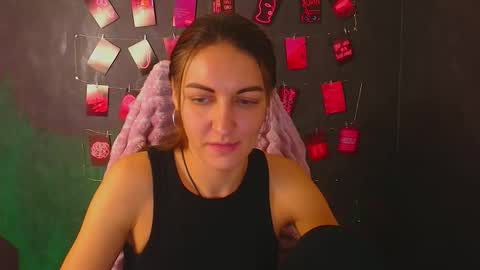 Snapshot of nora_n chatting on October 28, 2025, 9:06 pm Nora online show from October 28, 2025, 9:06 pm