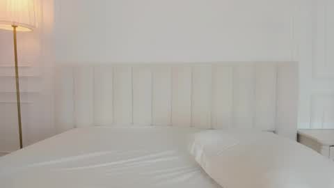 noraaddams online show from November 21, 2025, 2:43 am