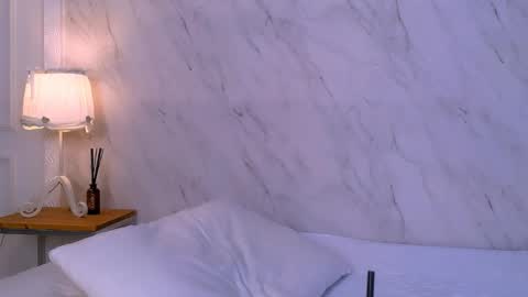 noraaddams online show from May 28, 2026, 2:42 am