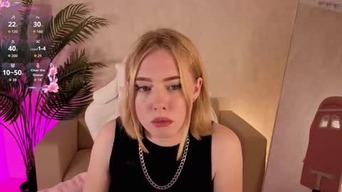 Snapshot of noracollins chatting on December 16, 2025, 8:41 am Nora online show from December 16, 2025, 8:41 am