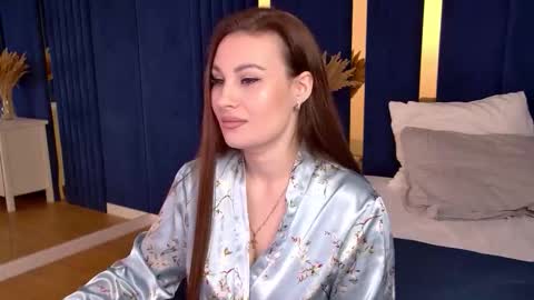 NoraFoxes online show from February 11, 2026, 6:40 am