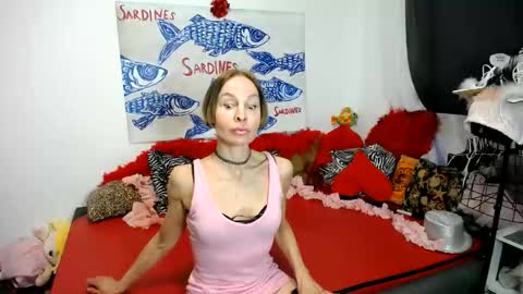 Snapshot of noraohgreys chatting on May 12, 2026, 4:26 pm Nora online show from May 12, 2026, 4:26 pm