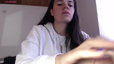 noreen_ online show from November 23, 2025, 2:39 pm