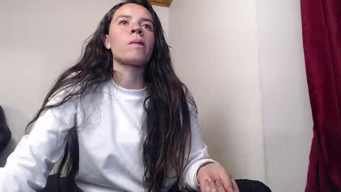 noreen_ online show from April 14, 2026, 2:39 am