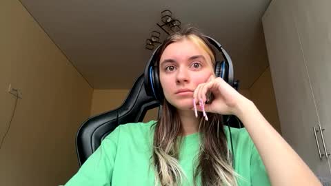 Elena online show from March 16, 2026, 6:17 am