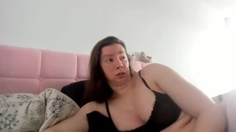 Emily snow online show from December 15, 2025, 7:40 pm