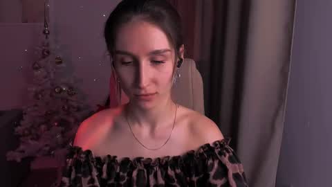 Snapshot of north_valkyrie chatting on January 4, 2025, 12:27 am Hazel online show from January 4, 2025, 12:27 am