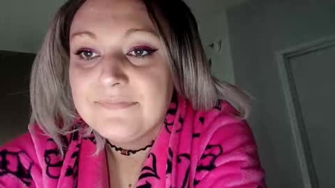 Snapshot of notouchmami chatting on November 1, 2025, 9:11 am notouchmami online show from November 1, 2025, 9:11 am