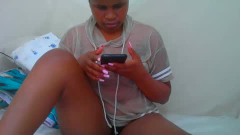 Snapshot of notoy1 chatting on October 1, 2025, 12:55 pm notoy1 online show from October 1, 2025, 12:55 pm