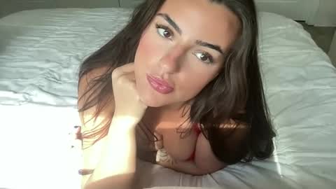 nellyxoxo online show from October 28, 2025, 7:05 pm