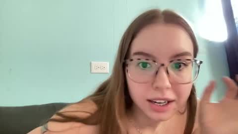 notsydneysweeney online show from July 1, 2026, 7:57 pm