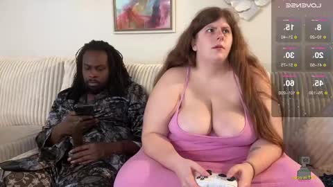 Snapshot of noturbabymoms chatting on December 21, 2024, 1:32 pm NotUrBabyMoms online show from December 21, 2024, 1:32 pm