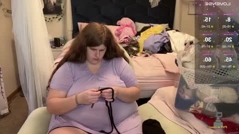 Snapshot of noturbabymoms chatting on January 1, 2025, 9:41 pm NotUrBabyMoms online show from January 1, 2025, 9:41 pm