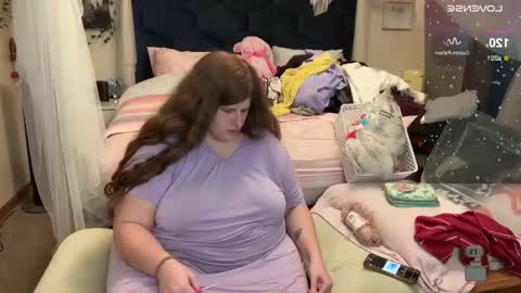 Snapshot of noturbabymoms chatting on January 2, 2025, 12:45 am NotUrBabyMoms online show from January 2, 2025, 12:45 am