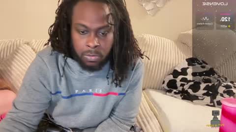 Snapshot of noturbabymoms chatting on January 27, 2025, 11:33 pm NotUrBabyMoms online show from January 27, 2025, 11:33 pm