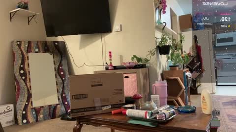 Snapshot of noturbabymoms chatting on January 31, 2025, 10:52 pm NotUrBabyMoms online show from January 31, 2025, 10:52 pm