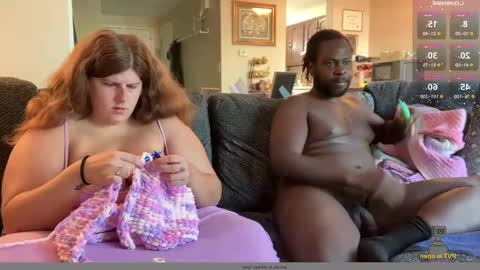 Snapshot of noturbabymoms chatting on September 9, 2025, 2:05 pm NotUrBabyMoms online show from September 9, 2025, 2:05 pm