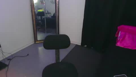 Snapshot of nouveauho3 chatting on May 25, 2026, 9:59 am Nouveauho3 online show from May 25, 2026, 9:59 am