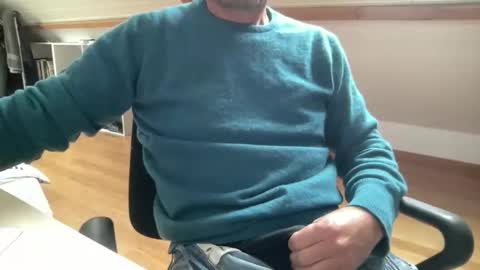 Snapshot of noux69 chatting on September 24, 2025, 12:19 pm noux69 online show from September 24, 2025, 12:19 pm