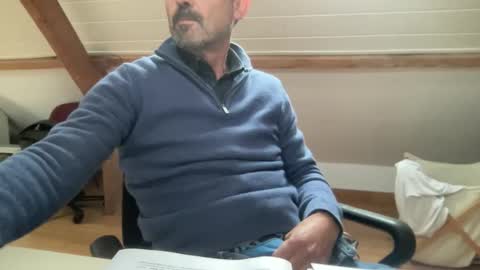 Snapshot of noux69 chatting on October 17, 2025, 3:03 pm noux69 online show from October 17, 2025, 3:03 pm