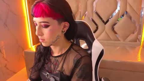 Snapshot of nova_kitty_tx chatting on December 17, 2025, 8:15 pm Live 1500am 2100pm online show from December 17, 2025, 8:15 pm