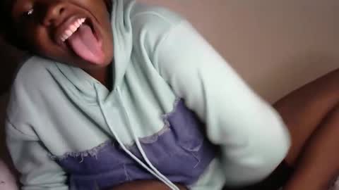 novaah online show from March 24, 2026, 2:05 am