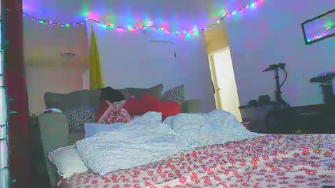 Snapshot of novaandducky chatting on September 10, 2025, 2:33 am NovaAndDucky online show from September 10, 2025, 2:33 am