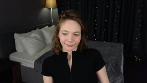 Snapshot of novaeva_ chatting on May 19, 2026, 2:29 am Eva online show from May 19, 2026, 2:29 am
